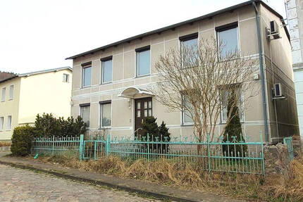 Besondere Investitionsgelegenheit: Appartementhaus mit Nebengebäude in Strandnähe auf Rügen - Sassnitz