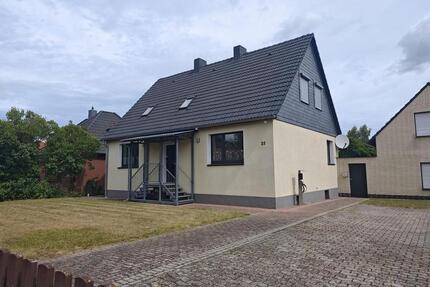 Einfamilienhaus zu vermieten - 1.350,00&nbsp;EUR Kaltmiete, ca.&nbsp; 140,00&nbsp;m&sup2; in Wolfsburg (PLZ: 38444) Detmerode