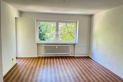 Geräumige 3-Raumwohnung mit Balkon in ruhiger Lage - Kiel Neumühlen-Dietrichsdorf