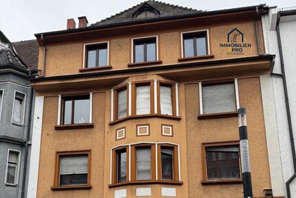 Wohnflächen mit Entwicklungspotenzial ca. 460 m² – 3 Etagen + DG – zentral in Singen - Singen (Hohentwiel)