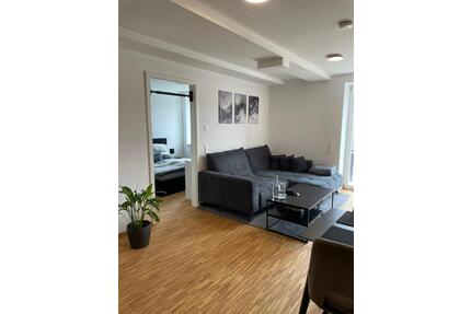 Stilvolle 3-ZKB-Wohnung mit EBK, Terrasse & Weinbergblick - Maulbronn