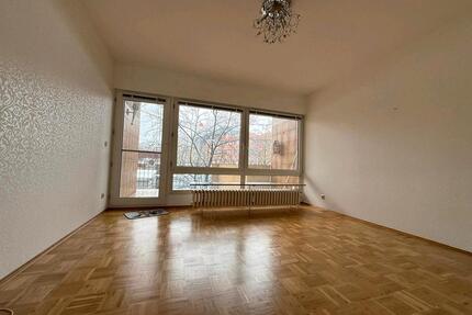 2 Zimmer +Ankleidezimmer und Balkon in Essen Frohnhausen