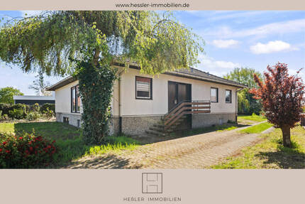 Schwarme | Bungalow mit Vollunterkellerung und Garten