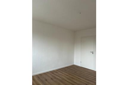 Wohnung sofort bezugsfertig - 1.000,00&nbsp;EUR Kaltmiete, ca.&nbsp; 85,00&nbsp;m&sup2; in Wathlingen (PLZ: 29339)
