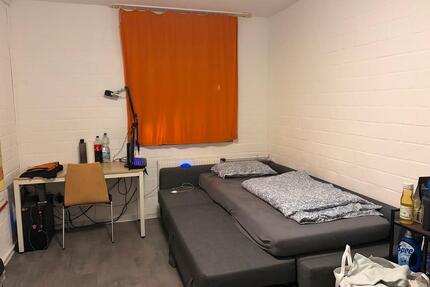 WG Zimmer - Uni Nah zum 01.04 frei - nur für Studenten 200€ Miete - Bielefeld Schildesche
