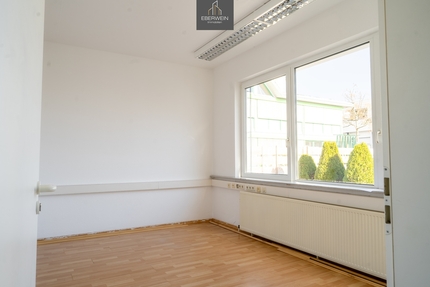 Einzelbüro Beratungsraum mit viel Tageslicht - Winterbach