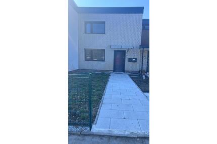 Doppelhaushälfte zu vermietung in Rudow 4-Zimmer inkls Garten - Berlin Neukölln