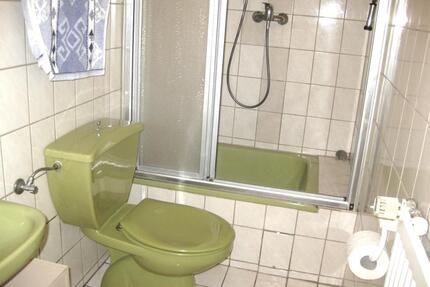 Gepfl.- 2- Zi.- Wohnung mit Einbauküche (1.0G.-rechts in 37154 Northeim 0T. B ü h l e