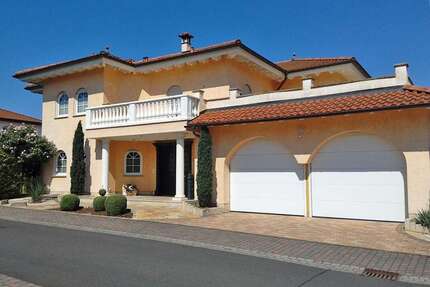 Haus zum Kaufen in Flieden 780.000,00 € 317 m²