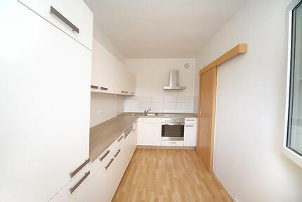 2 Raumwohnung mit verglastem Balkon und Einbauküche - Eisleben (Lutherstadt)