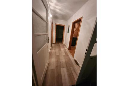 Helle 3-Zimmer-Wohnung mit Balkon & Einbauküche in Weiterstadt