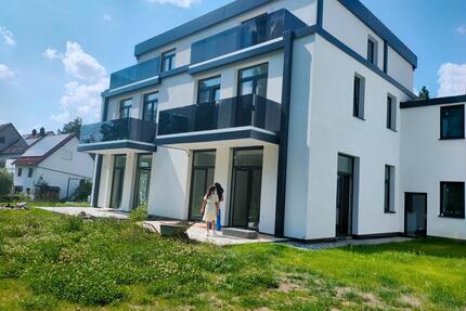 Moderne Neubau-Doppelhaushälfte mit Garten & Platz zum Wohlfühlen - Taunusstein