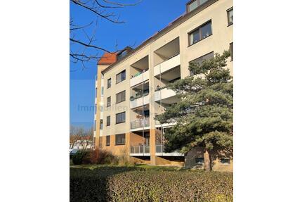 *Sanierte 2 Raumwohnung mit Balkon und Garage, nur 700 m zum Kulkwitzer See* - Markranstädt