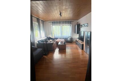 Helle 3-Zimmer-Wohnung mit Wintergarten Hunde erlaubt - Püttlingen