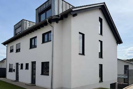 Haus zum Kaufen in Pfinztal Söllingen 450.000,00 € 253.47 m² - Pfinztal / Söllingen