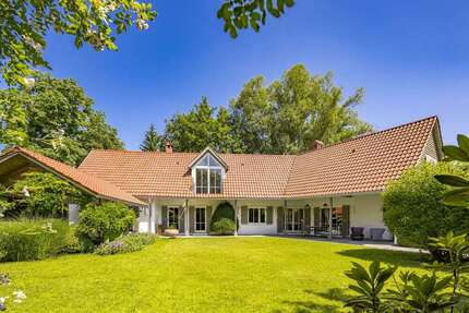 Haus zum Kaufen in Gmund am Tegernsee 3.980.000,00 € 275.12 m²