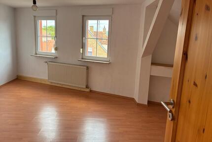 2 Zimmer Wohnung mit Hof und - 750,00&nbsp;EUR Kaltmiete, ca.&nbsp; 65,00&nbsp;m&sup2; in Albersweiler (PLZ: 76857)