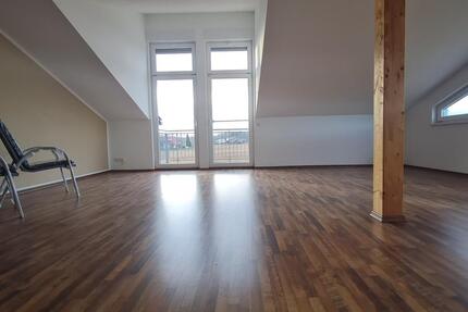 zwei Raum Wohnung Dachgeschoß - 536,00&nbsp;EUR Kaltmiete, ca.&nbsp; 67,00&nbsp;m&sup2; in Haselbachtal (PLZ: 01920)