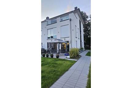 Großzügig wohnen - Luxus genießen - direkt am Park - Hamburg Billstedt