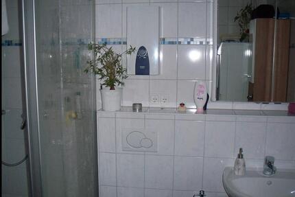 Goddelau: Zwei-Zimmer-Wohnung im Erdgeschoss mit Balkon - Riedstadt