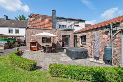 Haus zum Kaufen in Issum 595.000,00 € 280 m²