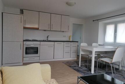 Helle DG Wohnung möbliert, in ruhiger Lage, zu vermieten - Aschaffenburg Damm