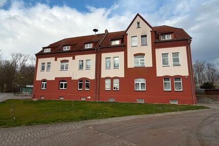 Erstbezug nach Sanierung – 4-Zimmer-Wohnung am Waldsee, Teuchern