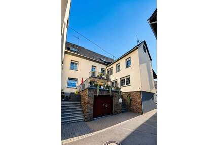 Haus zum Kaufen in Valwig 174.000,00 € 203 m²