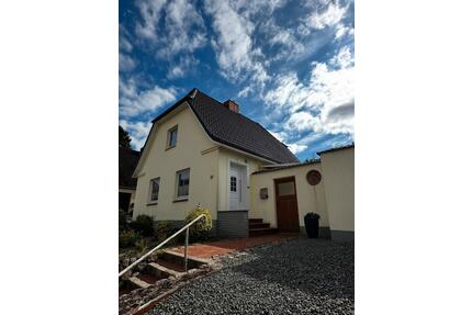 Einfamilienhaus auf großem Grundstück - Bad Segeberg