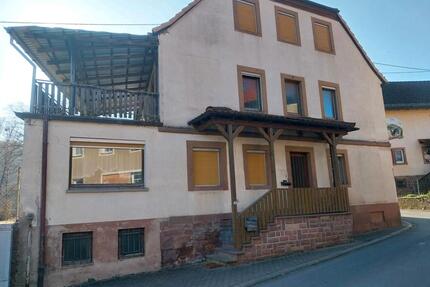 Immobilie Wohnhaus mit Garten und Gerahe - Gräfendorf