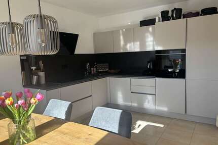 Wohnung zum Mieten in Zwickau 973,80 € 97.38 m²