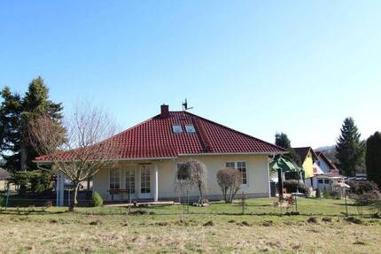 Tolles Einfamilienhaus mit Wohnbungalow auf großem Grundstück in herrlicher Lage - Waltershausen