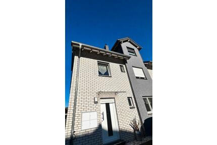 ✨ Exklusive 3-Zimmer-Dachgeschosswohnung mit Balkon - Köln Porz