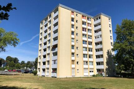 Top renovierte 2 Zimmer Wohnung mit Balkon Einbauküche Stellplatz - Bayreuth Meyernberg