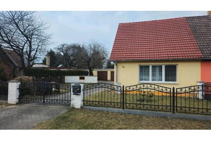 Doppelhaushäfte mit großem Grundstück - Frankfurt (Oder) Booßen