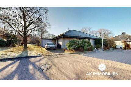 Massiv erbauter Bungalow mit Weitblick in Hope bei Halvestorf, in unmittelbarer Nähe zu Hameln - Hameln / Hope