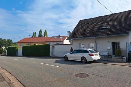 Einseitig angebautes Einfamilienhaus mit Charme - Sankt Wendel