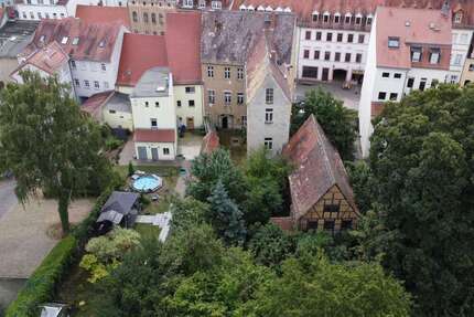 Haus zum Kaufen in Borna 198.000,00 € 266.86 m²