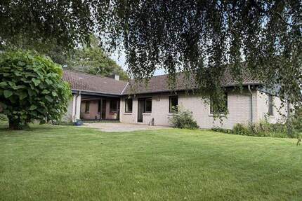 Großzügiger Winkelbungalow in Schleswig