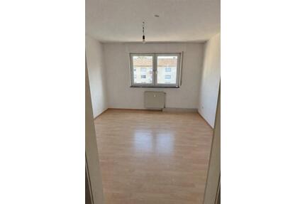 Helle 3-Zimmer-Wohnung mit Garage - Nähe Mercedes-Benz Rastatt