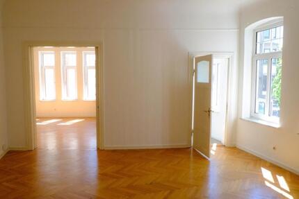 Helle, sehr großzügige Wohnung zur WG Neugründung - Flensburg Altstadt