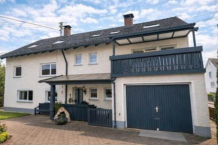 Mehrgenerationenhaus mit vielseitig nutzbarem Nebengebäude - Jettingen-Scheppach