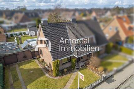 Neumünster | Charmante kleine Haushälfte mit offenem Wohnbereich und neuer Heizung - Neumünster / Einfeld