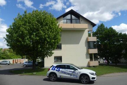 Ansprechende Dachgeschosswohnung mit Einbauküche und schönem Balkon. - Sigmaringen