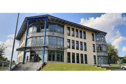 *Büro mit zusätzl. Lagerfläche im Erdgeschoss eines modernen Geschäftshauses* - Osterode am Harz