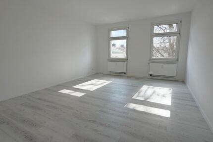 moderne vollständig sanierte, klimatisierte 2,5-Raum-Wohnung im 2. Obergeschoss - zentral in Spremberg gelegen