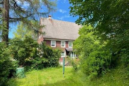 WOHNEN IM SCHWARZWALDHAUS mit 2 Wohnungen. Befahrbare Tenne und Gewölbekeller. Bezug n. Absprache. - Furtwangen im Schwarzwald Schönenbach