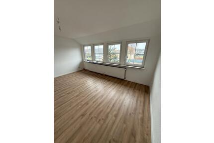 3-4 Zimmer Wohnung im Zweifamilienhaus mit Garage in Brinku - Stuhr