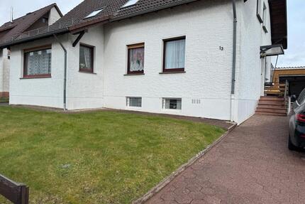 Großzügiges Zweifamilienhaus in Barntrup mit 604 m2 Bauland