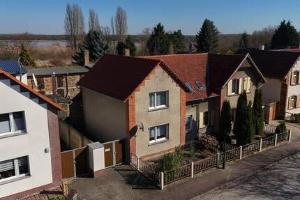 Wohnen nach Ihren Ideen in Petersroda: Wohnhaus mit Innenhof, Garage und vielseitigen Möglichkeiten! - Sandersdorf-Brehna